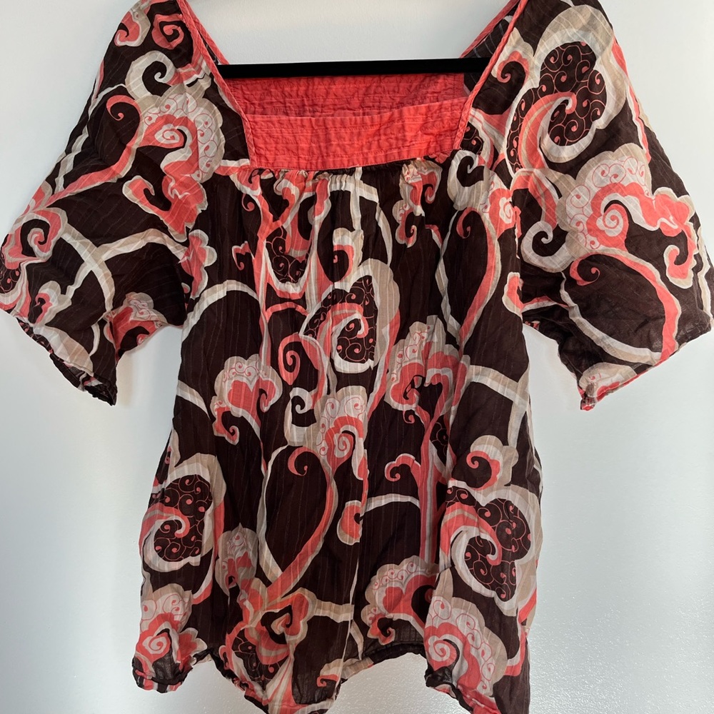 Brown and salmon color top